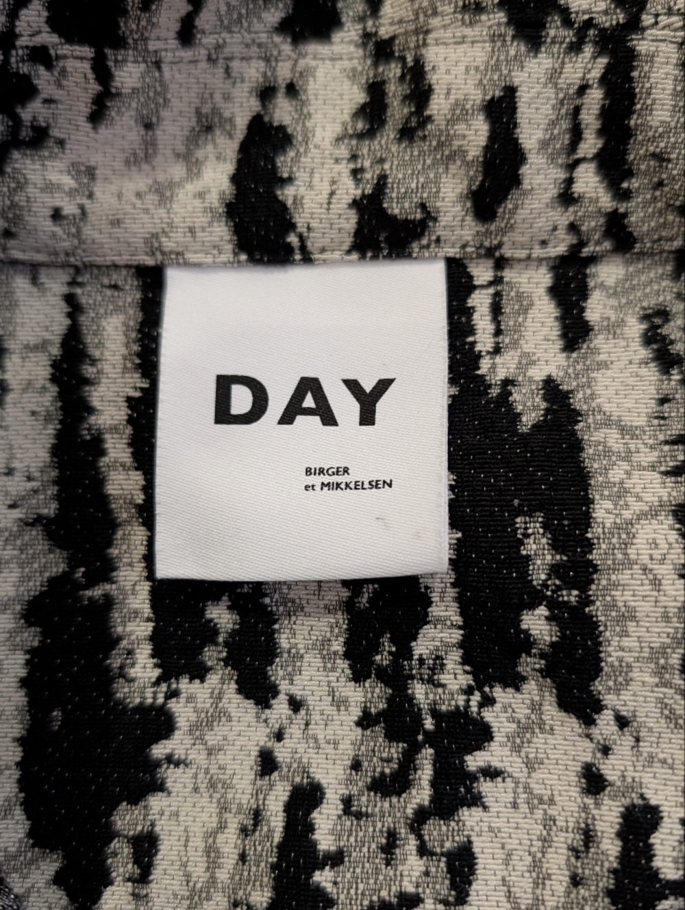 Day Birger et Mikkelsen Black & White Tunic Shirt Coat (Lilo Artistic Texture) - Picture 9 of 11